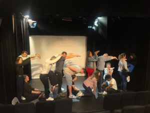 un séminaire au théâtre en atelier d'improvisation chez repliks