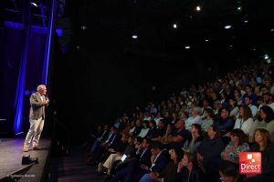 Offrez à vos équipes une intervention originale séminaire d’entreprise signée Repliks : impertinente, drôle et percutante, façon Laurent Baffie corporate.